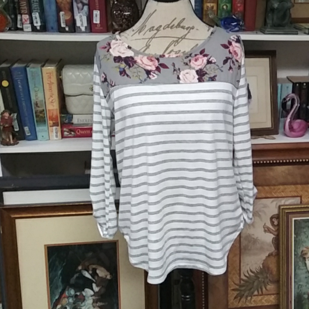 Le Lis Cotton Top Size Small